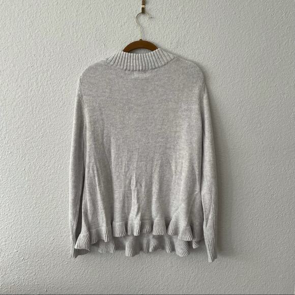 Old Navy Grey Sweater Ruffle Hem size Extra Large Gray Scale - Picture 3 of 5